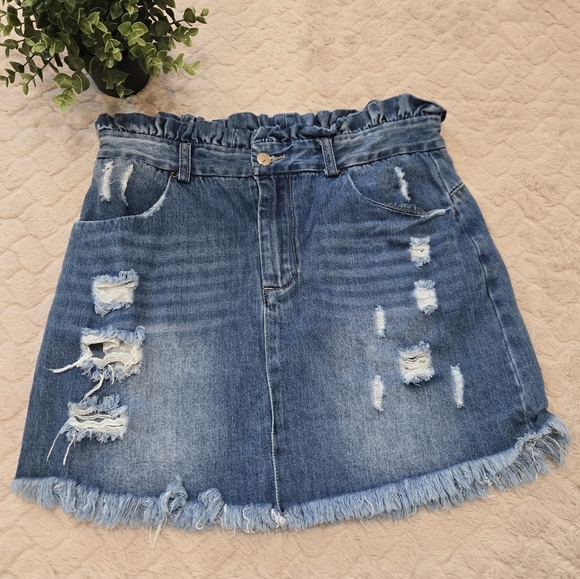 Hayden Los Angeles Dresses & Skirts - Hayden Los Angeles Denim Paper Bag Frayed Skirt, Size Large